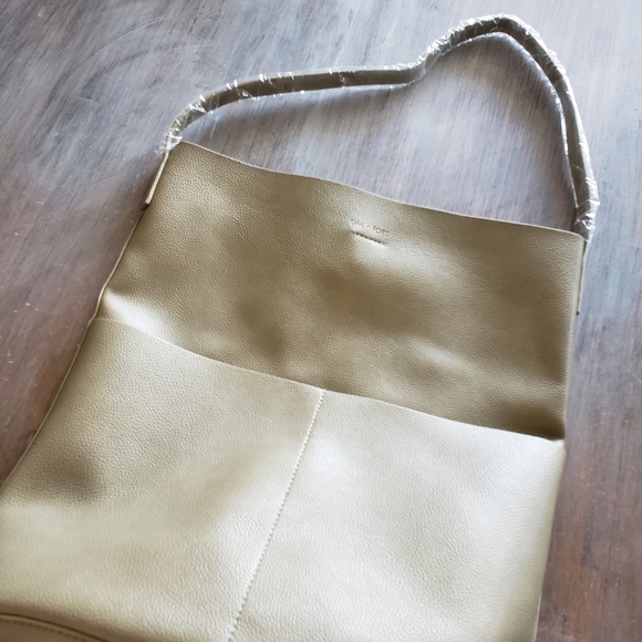 Brand NEW shoulder and laptop bag. - Picture 4 of 8